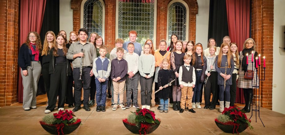 Hier sehen Sie die Musizierenden vom 34. Hausmusikabend in 2024. Hier sehen Sie die Musizierenden vom 34. Hausmusikabend in 2024.