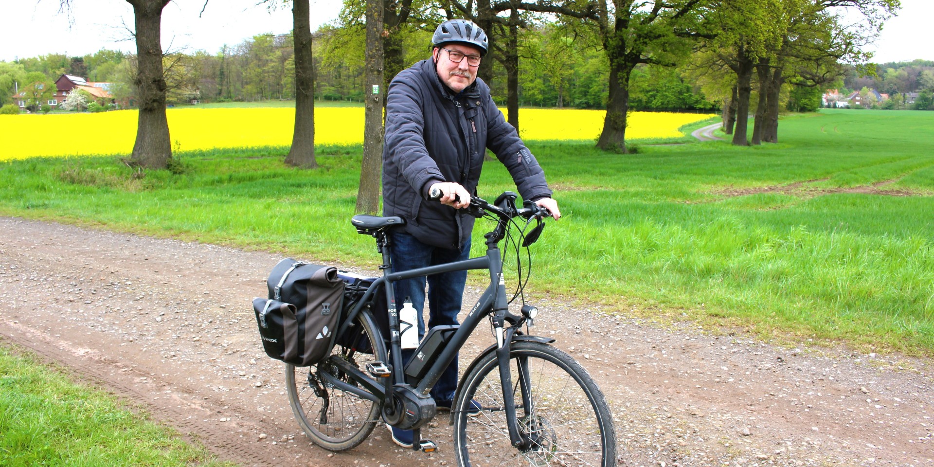 Ralf Schulte ist mit seinem Fahrrad unterwegs