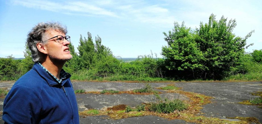 Ortsbürgermeister Markus Richter auf dem Haarberg