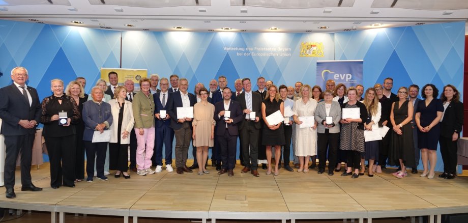 Gruppenbild aller Ausgezeichneten der Europa Medaille