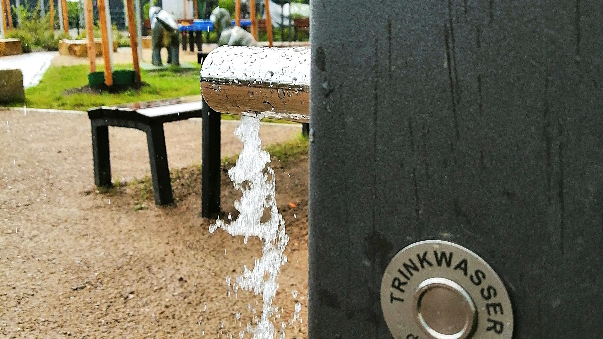 Der Trinkwasserbrunnen auf dem neu gestalteten Marktplatz Loccum
