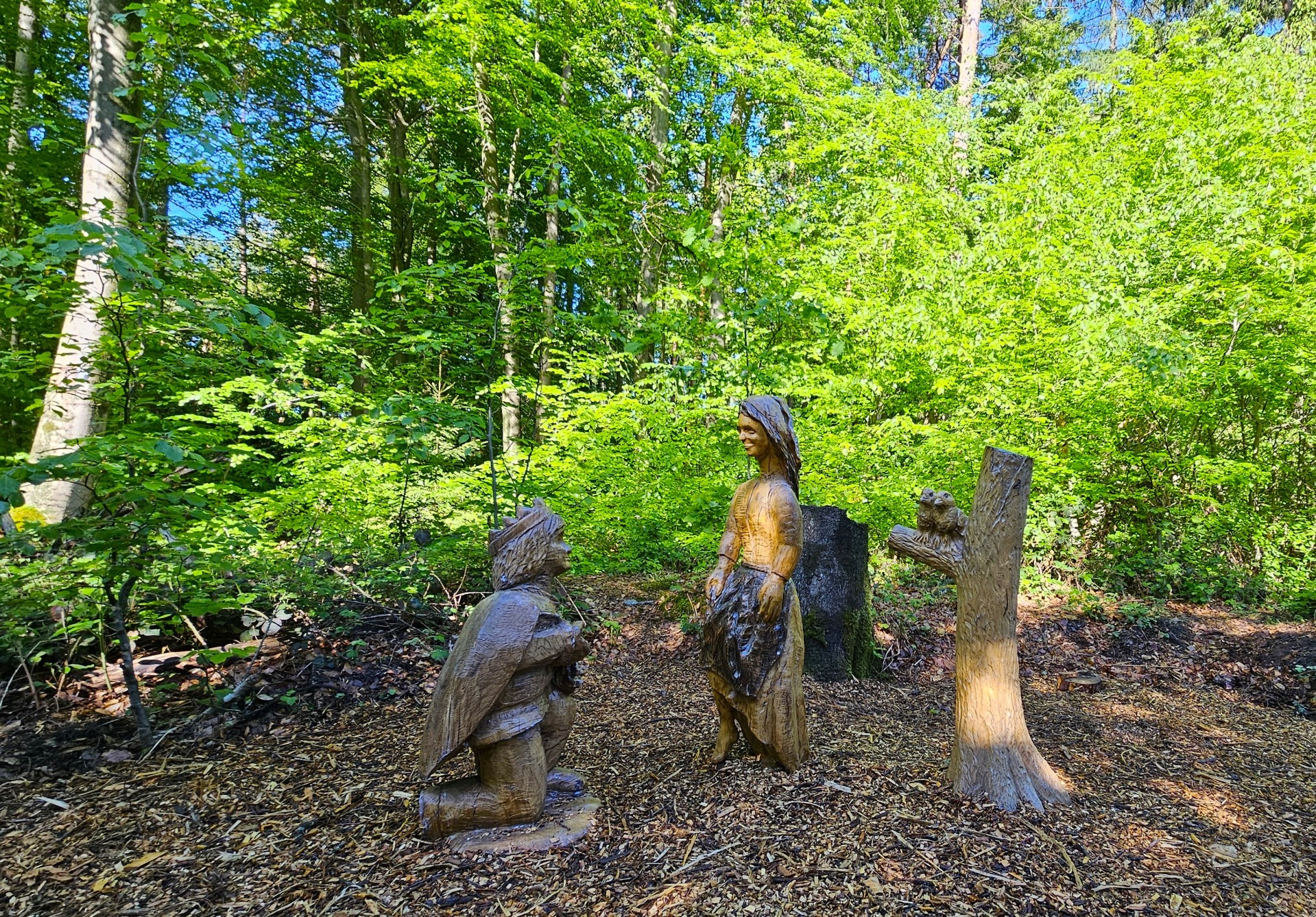 Aschenputtel und der Prinz auf dem Brüder Grimm Märchenweg