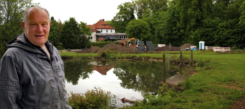 Ratssitzung - 16 Kai Nietfeld vor dem Drei Teiche Park