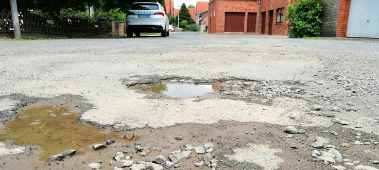 eine ausgebesserte Stelle in der Schmiedestraße