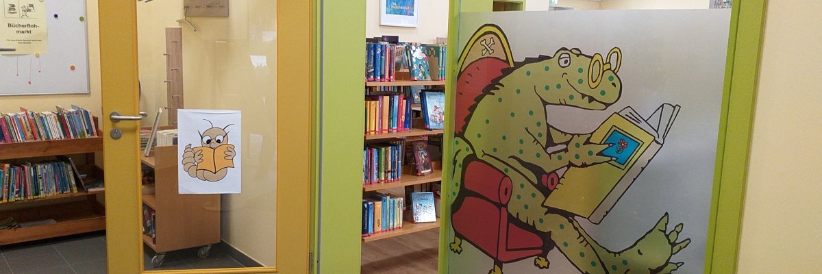 Eingangsbereich der Stadtbücherei Eingangsbereich der Stadtbücherei