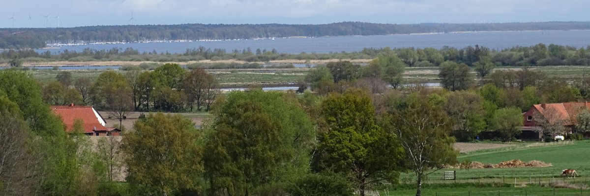 Meeresblicke - Ausblick vom Haarberg in Winzlar auf das Steinhuder Meer Meeresblicke - Ausblick vom Haarberg in Winzlar auf das Steinhuder Meer