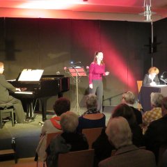 Hannelore Hoger liest aus Lenz Winterreise. Sopranistin Felicitas Breest