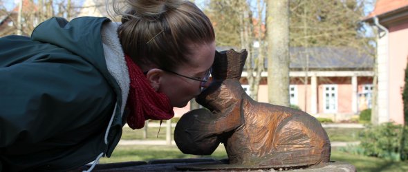 Hanna küsst den Froschkönig