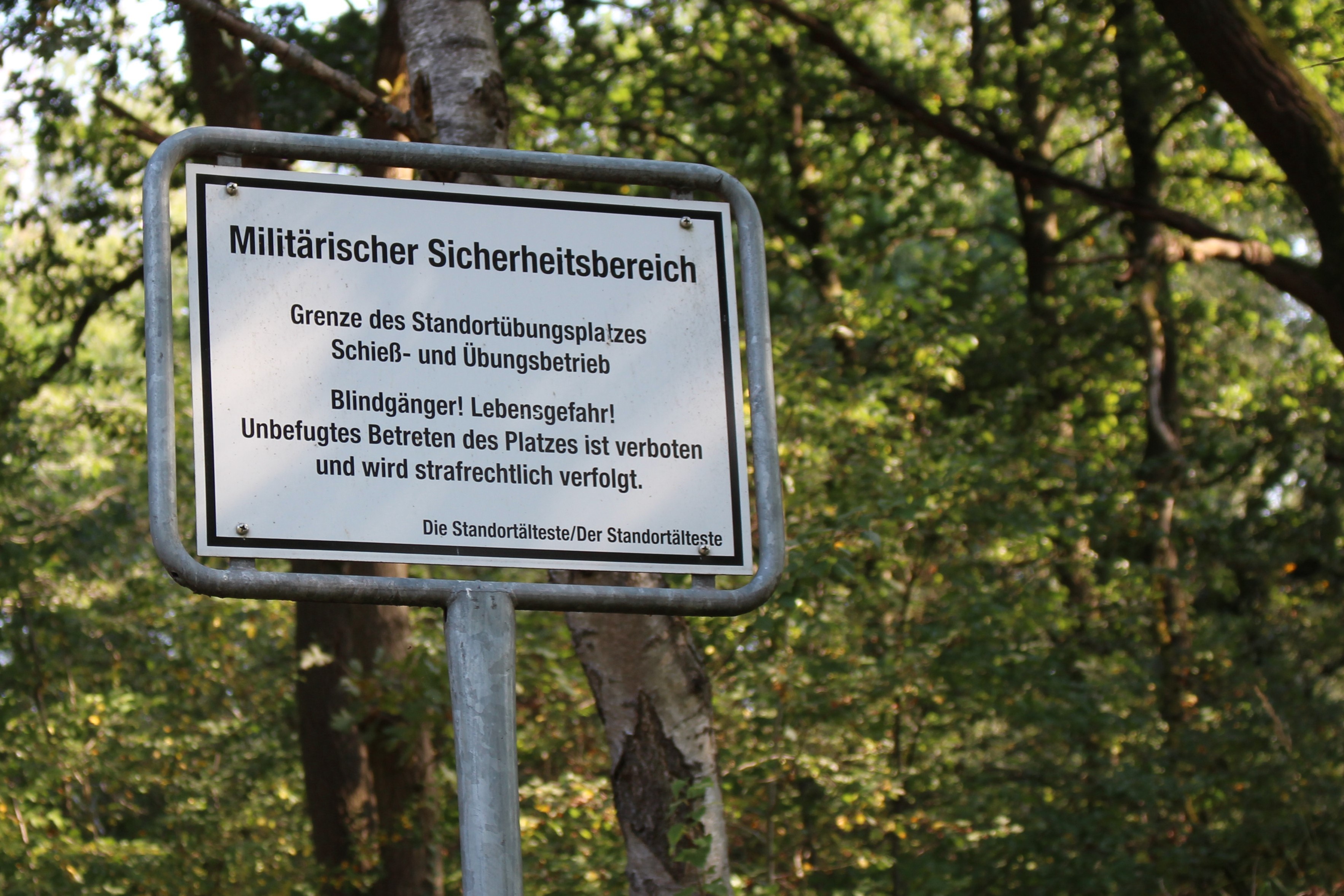 Das Betreten des ehemaligen Standortes des Tankstofflagers ist nach wie vor verboten.  Das Betreten des ehemaligen Standortes des Tankstofflagers ist nach wie vor verboten.
