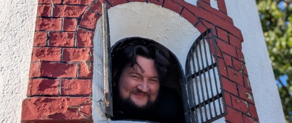 Der Spezialist Henrik Metz schaut zum Fenster hinaus
