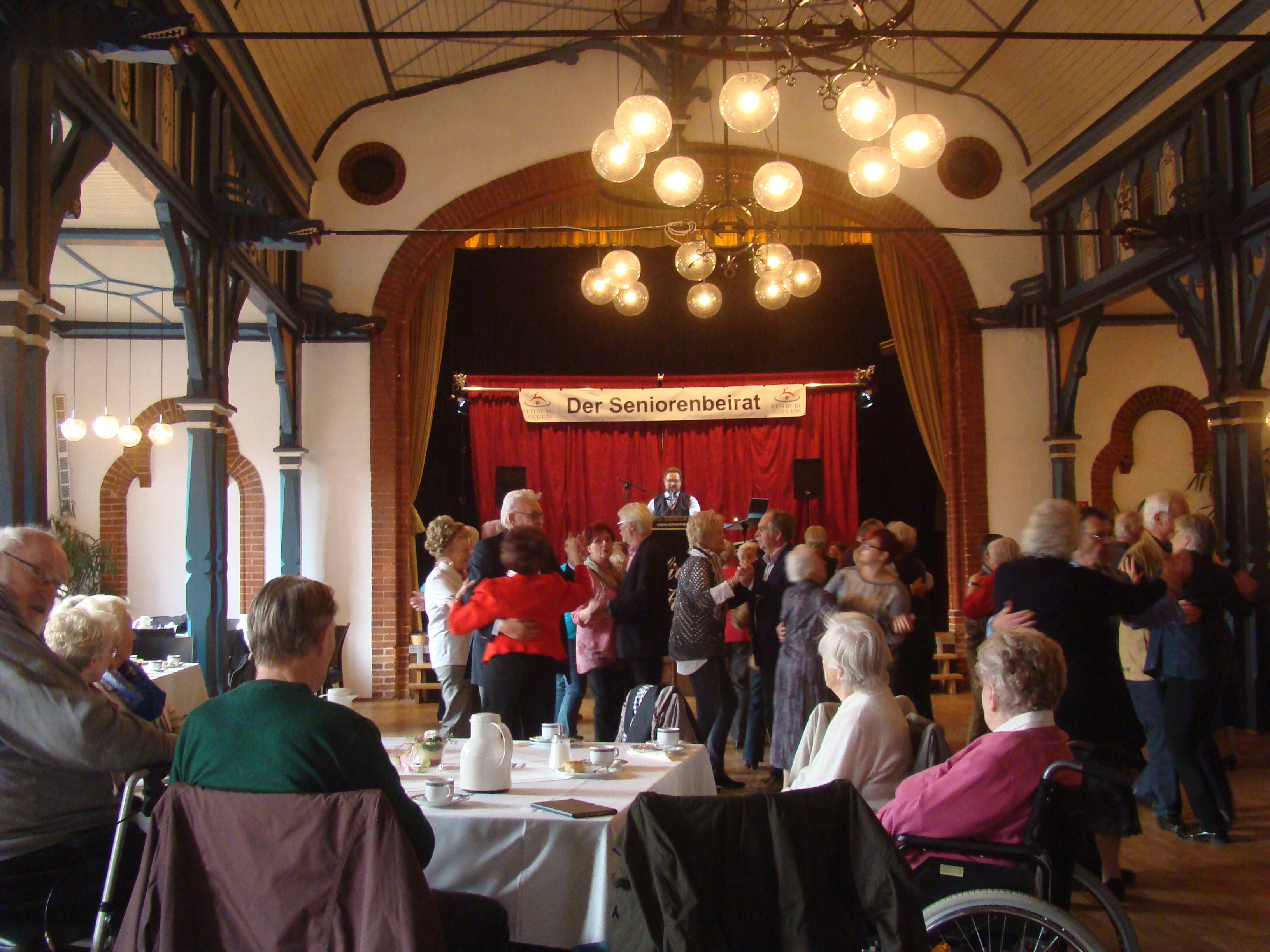 Kein Stillstand: Einer der Renner im Programm des Seniorenbeirats sind die Tanzcafés. ade