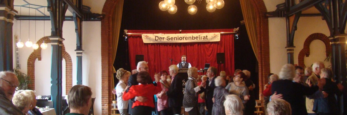 Kein Stillstand: Einer der Renner im Programm des Seniorenbeirats sind die Tanzcafés. ade Kein Stillstand: Einer der Renner im Programm des Seniorenbeirats sind die Tanzcafés. ade