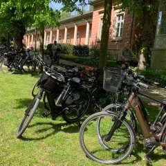 Raderlebnistag Bad Rehburg Fahrräder vor der Wandelhalle