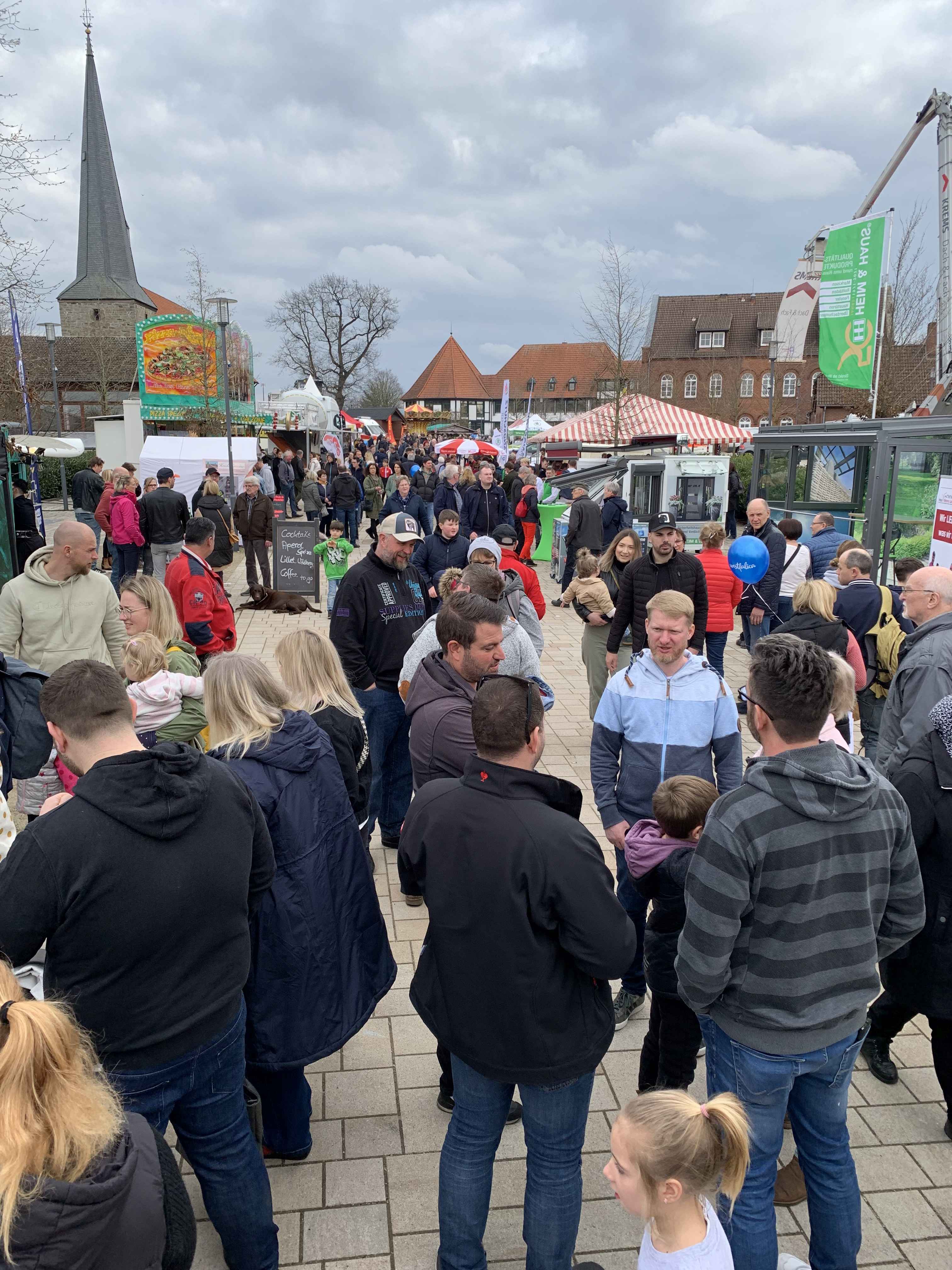 Besucher der Wirtschaftsschau 2023